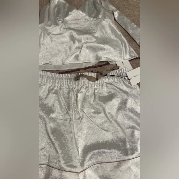 Danielle Frankel Silk Set - Picture 2 of 4